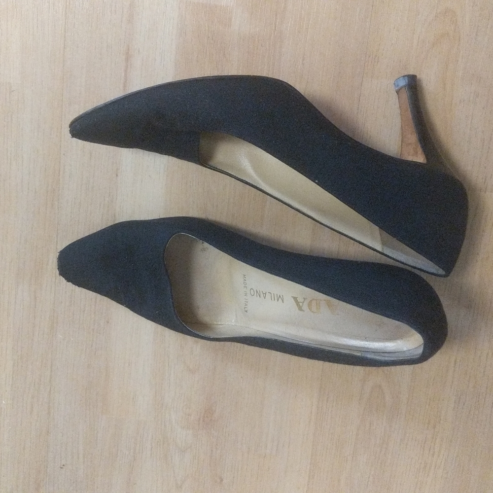 Prada black classic pumps size 38